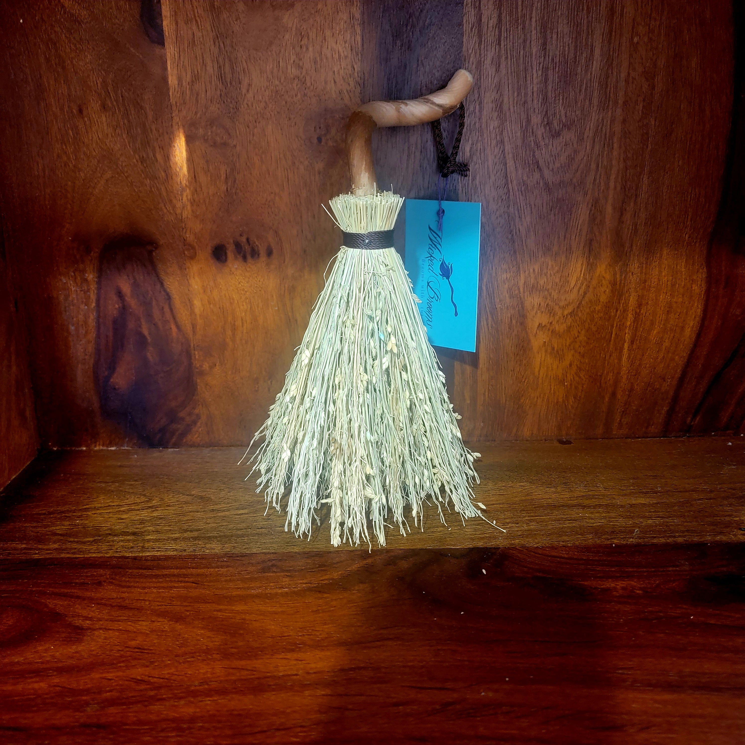 Handmade Grapevine Broom with Natural Broomcorn (Seeded)